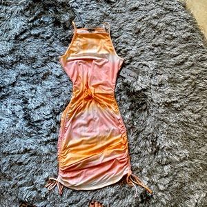 🧡✨Tie Dye Dress with Gathered String Ties for Summer!✨🧡Sz L but fits M✨